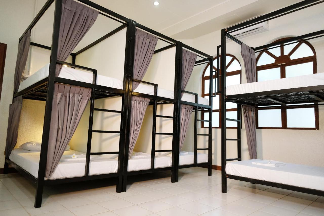 Хостел Mad Monkey Dumaguete Dumaguete City Экстерьер фото