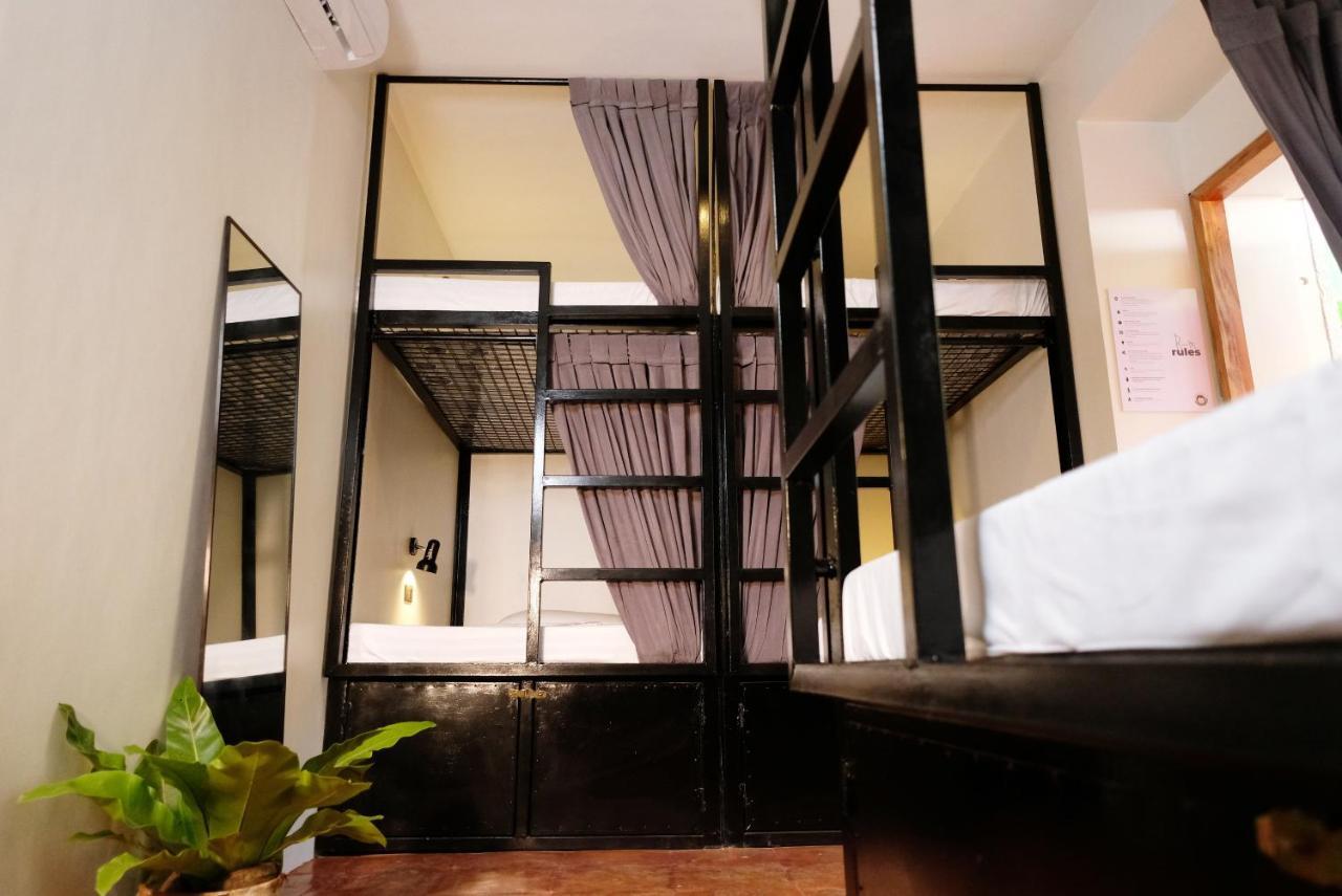 Хостел Mad Monkey Dumaguete Dumaguete City Экстерьер фото