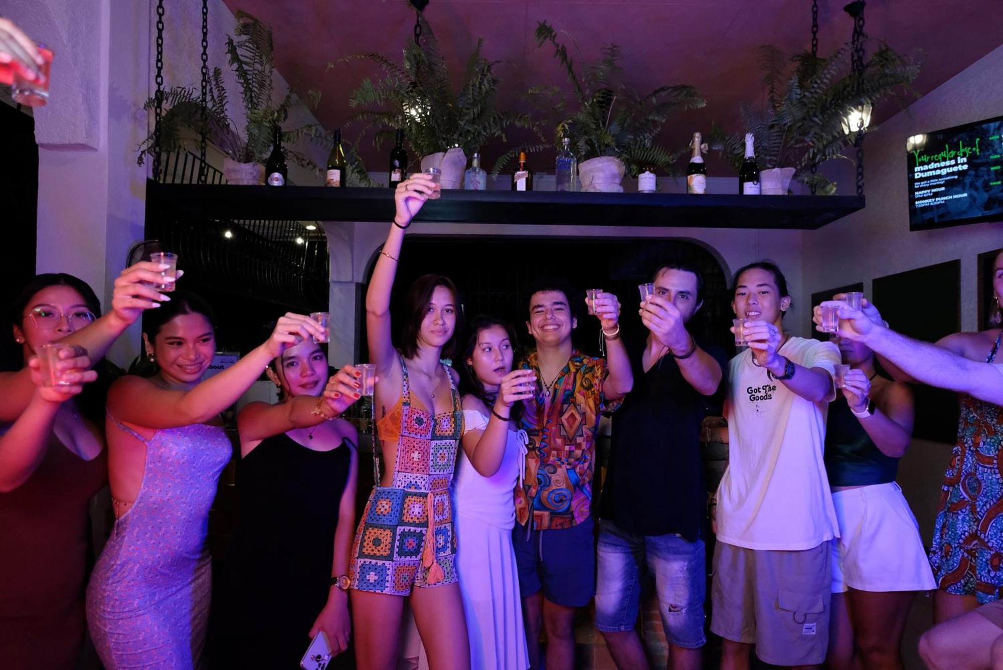 Хостел Mad Monkey Dumaguete Dumaguete City Экстерьер фото