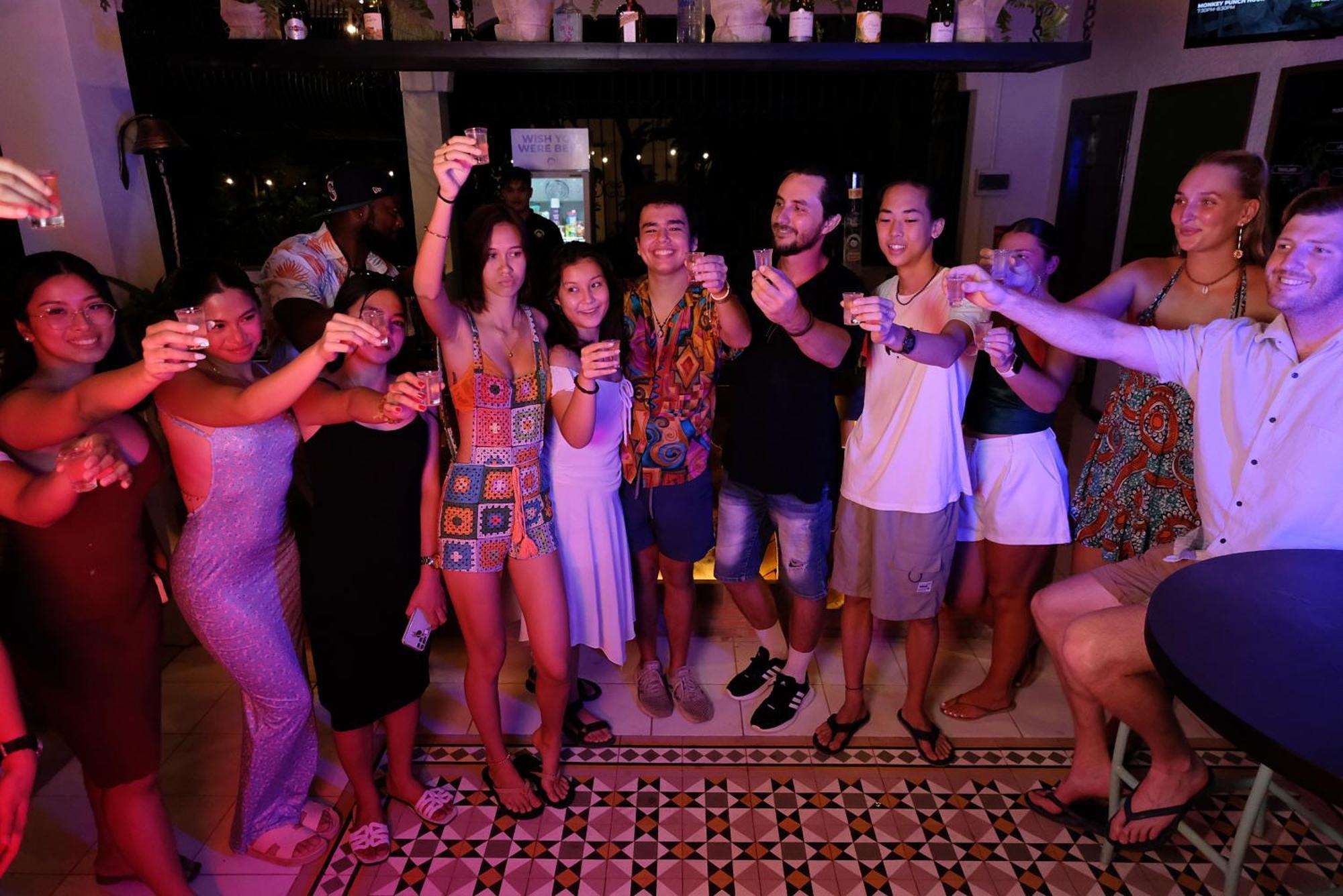 Хостел Mad Monkey Dumaguete Dumaguete City Экстерьер фото